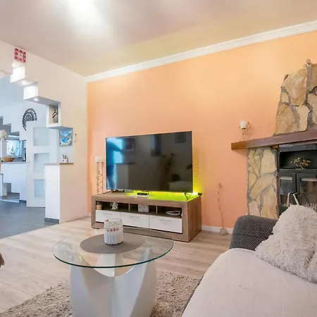 Pet Friendly In With Jacuzzi Zmijavci