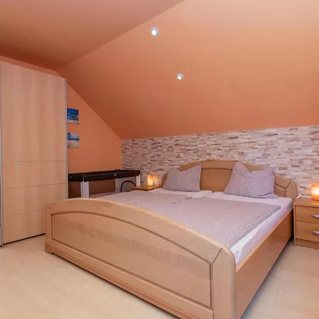 Pet Friendly In With Jacuzzi