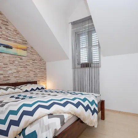 Pet Friendly In With Jacuzzi Zmijavci