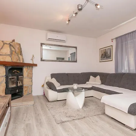 Pet Friendly In With Jacuzzi * Zmijavci